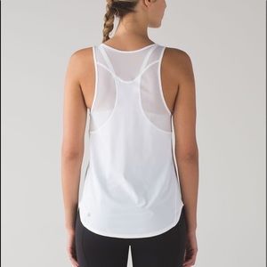 Bundle of 3 Lulu Lemon sculpt tanks I